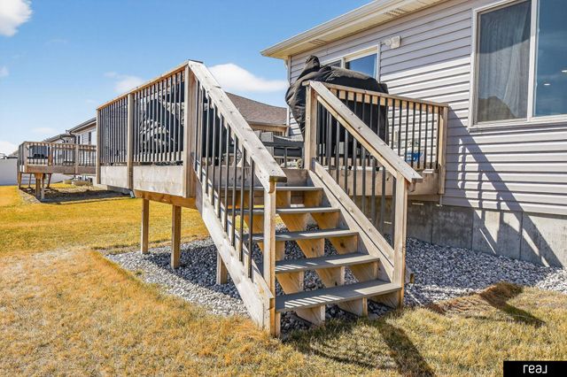 1653 Stonewood Avenue, Grand Island, NE 68803