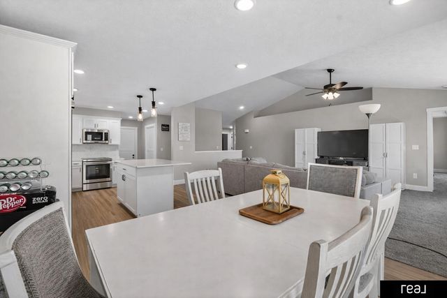 1653 Stonewood Avenue, Grand Island, NE 68803