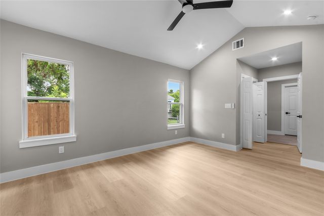 2649 Easter Avenue, Dallas, TX 75216