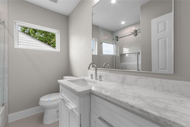 2649 Easter Avenue, Dallas, TX 75216