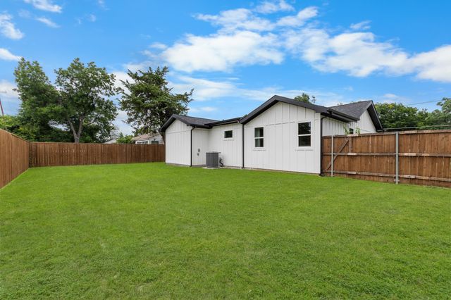 2649 Easter Avenue, Dallas, TX 75216