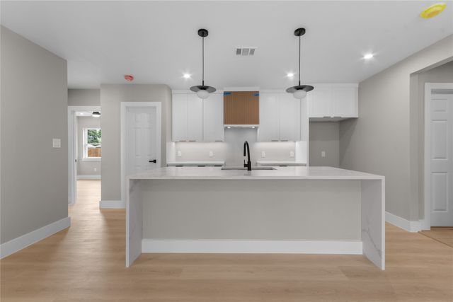2649 Easter Avenue, Dallas, TX 75216