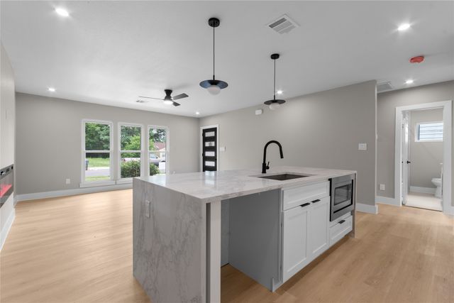 2649 Easter Avenue, Dallas, TX 75216