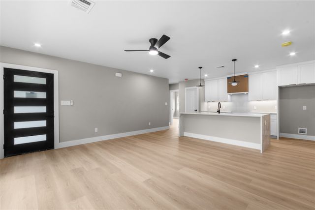 2649 Easter Avenue, Dallas, TX 75216