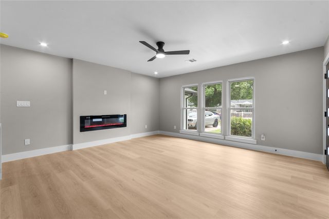 2649 Easter Avenue, Dallas, TX 75216