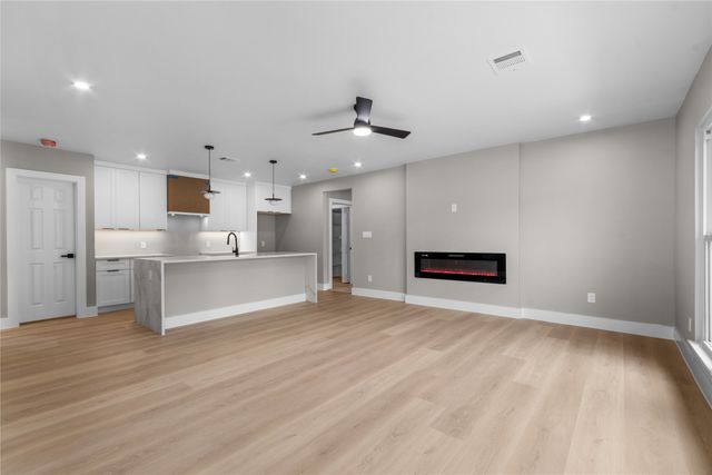 2649 Easter Avenue, Dallas, TX 75216