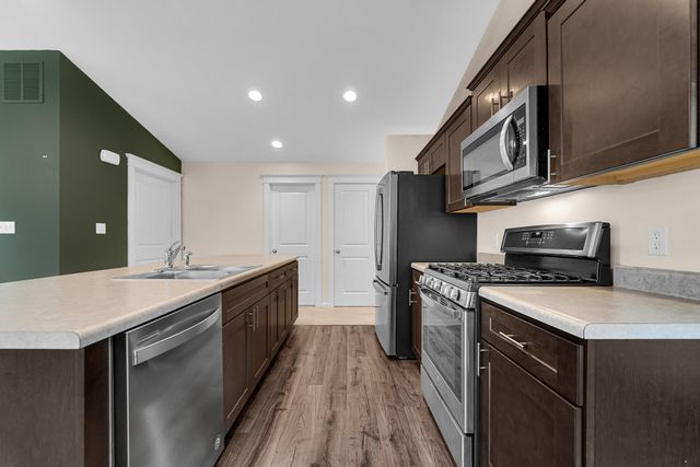 122 Emerald Drive, Porter, IN 46304