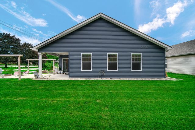 122 Emerald Drive, Porter, IN 46304