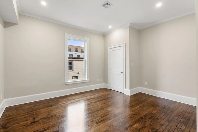 10 King St 2, Boston, MA 02122