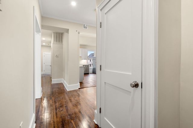 10 King St 2, Boston, MA 02122