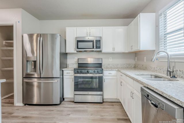 10115 Shady Meadows, San Antonio, TX 78245