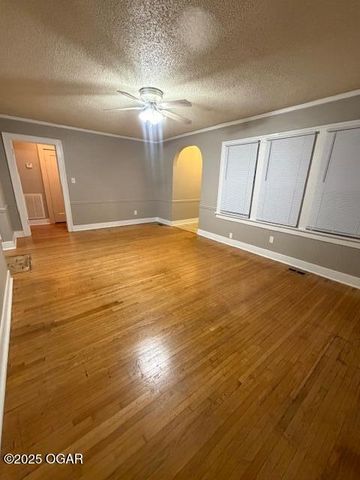 505 S Porter Avenue, Joplin, MO 64801