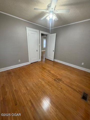 505 S Porter Avenue, Joplin, MO 64801