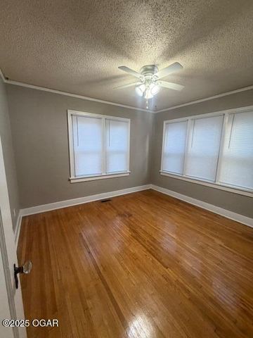 505 S Porter Avenue, Joplin, MO 64801