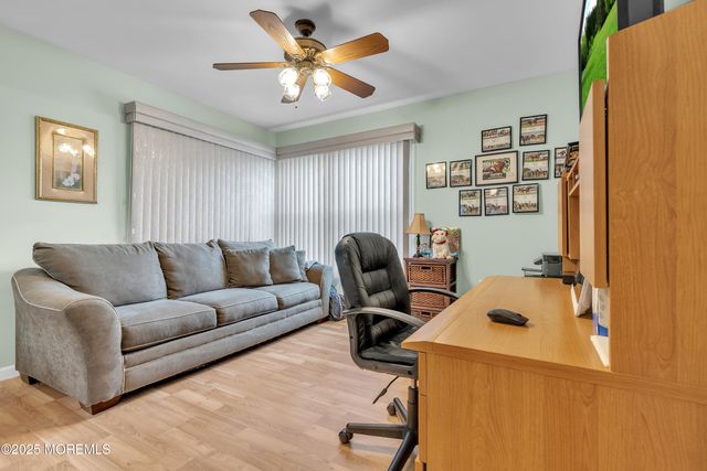 28 Aspen Avenue, Englishtown, NJ 07726