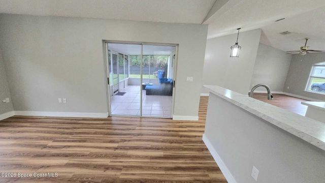 580 Harrisburg Street SW, Palm Bay, FL 32908