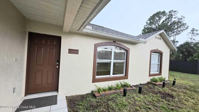 580 Harrisburg Street SW, Palm Bay, FL 32908
