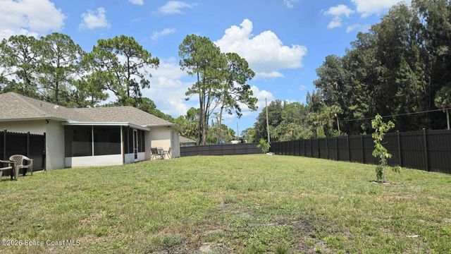 580 Harrisburg Street SW, Palm Bay, FL 32908