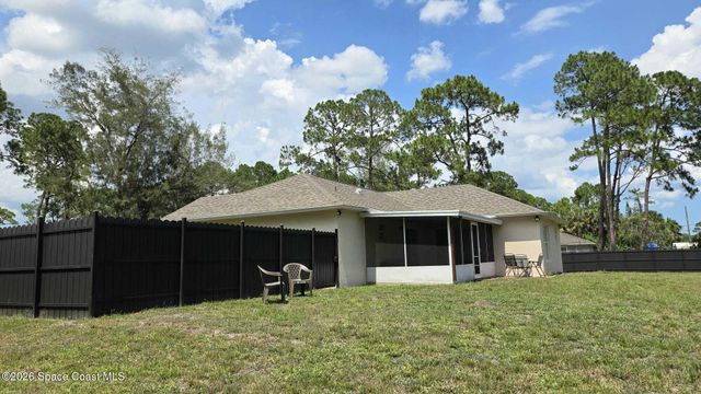 580 Harrisburg Street SW, Palm Bay, FL 32908
