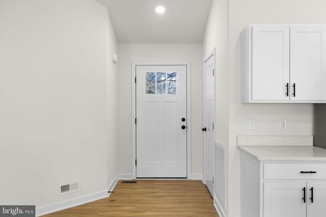 749 LAKEVIEW DR, Colonial Beach, VA 22443