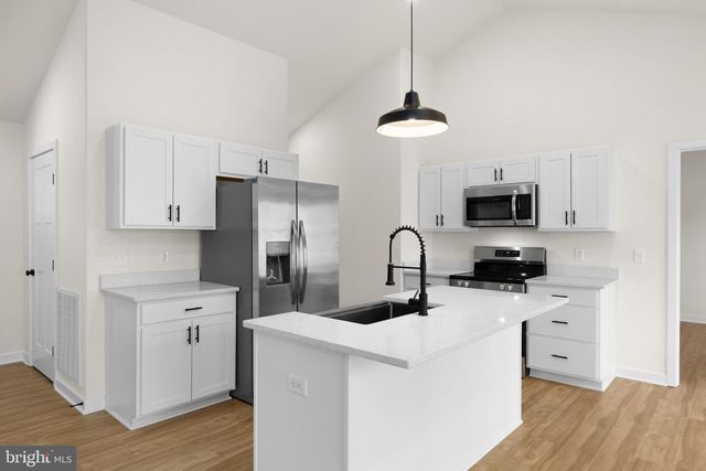 749 LAKEVIEW DR, Colonial Beach, VA 22443