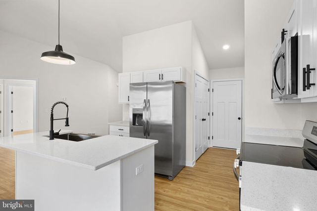 749 LAKEVIEW DR, Colonial Beach, VA 22443