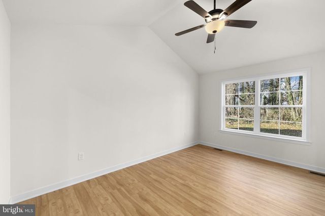 749 LAKEVIEW DR, Colonial Beach, VA 22443