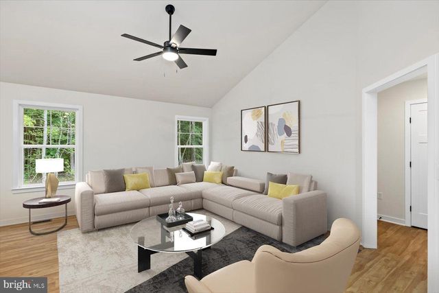 749 LAKEVIEW DR, Colonial Beach, VA 22443