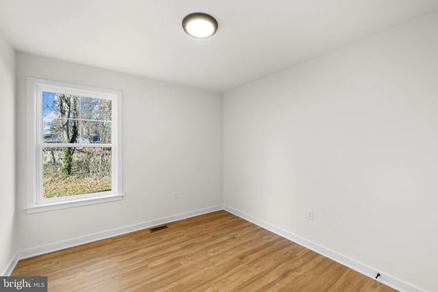 749 LAKEVIEW DR, Colonial Beach, VA 22443