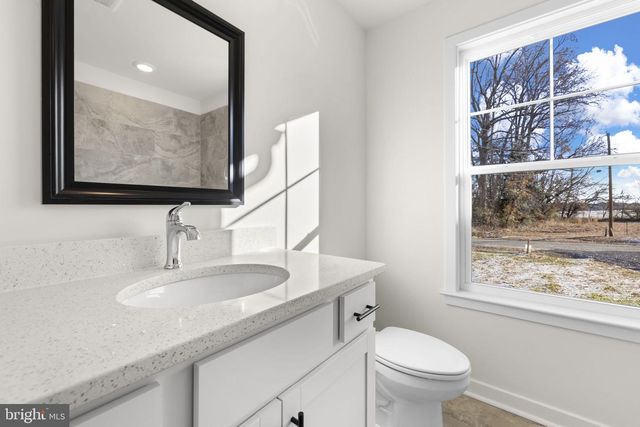 749 LAKEVIEW DR, Colonial Beach, VA 22443