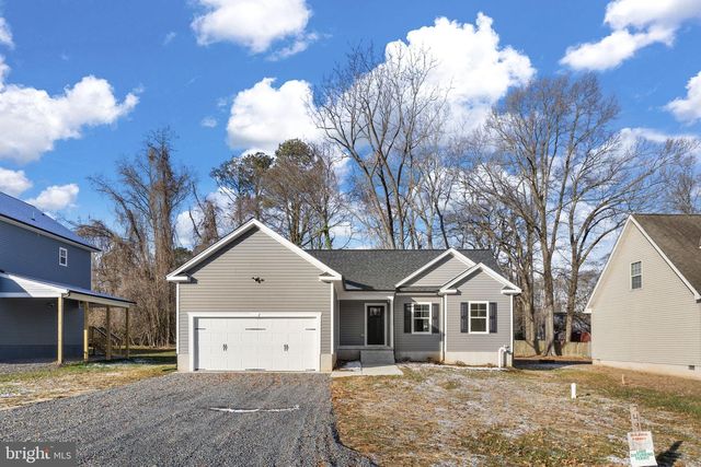 749 LAKEVIEW DR, Colonial Beach, VA 22443