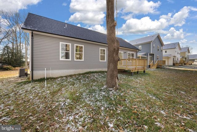 749 LAKEVIEW DR, Colonial Beach, VA 22443