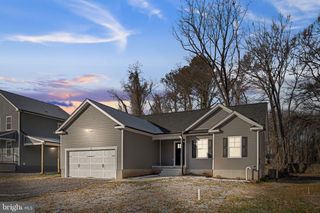 749 LAKEVIEW DR, Colonial Beach, VA 22443