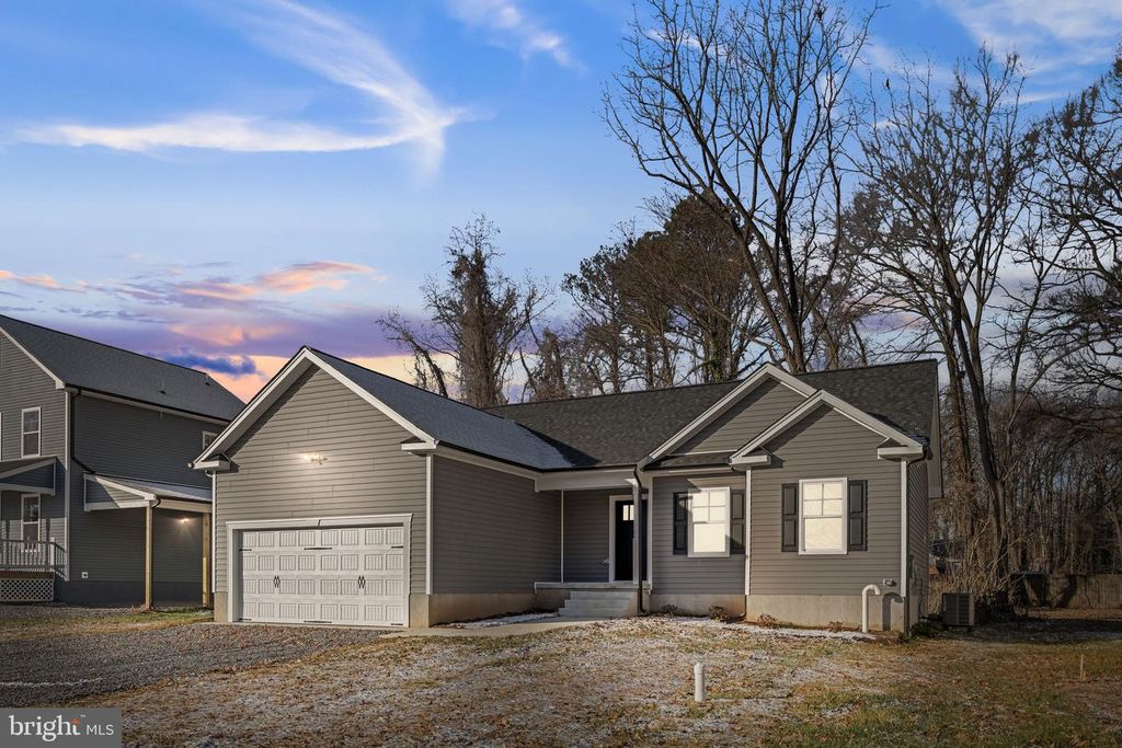 749 LAKEVIEW DR, Colonial Beach, VA 22443