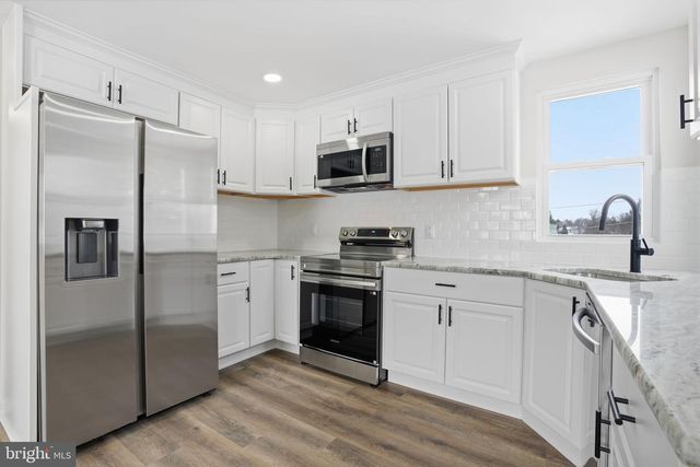 513 SMITHFIELD AVE, Philadelphia, PA 19116