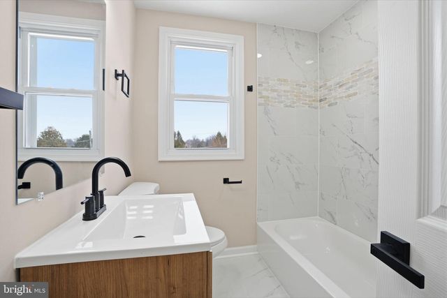 513 SMITHFIELD AVE, Philadelphia, PA 19116