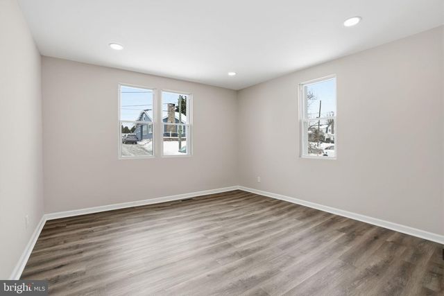 513 SMITHFIELD AVE, Philadelphia, PA 19116