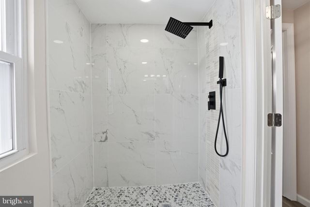 513 SMITHFIELD AVE, Philadelphia, PA 19116