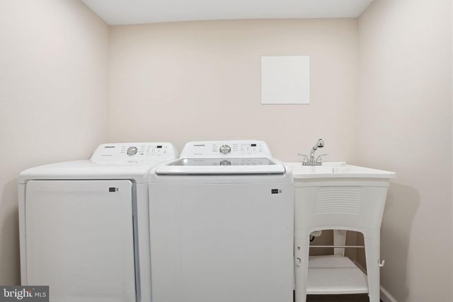 513 SMITHFIELD AVE, Philadelphia, PA 19116