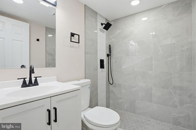 513 SMITHFIELD AVE, Philadelphia, PA 19116