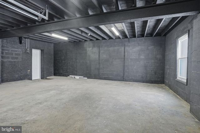 513 SMITHFIELD AVE, Philadelphia, PA 19116