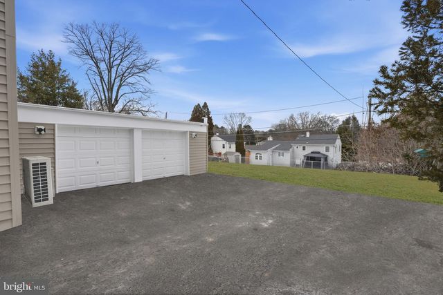 513 SMITHFIELD AVE, Philadelphia, PA 19116