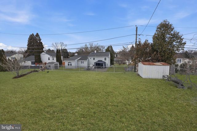 513 SMITHFIELD AVE, Philadelphia, PA 19116