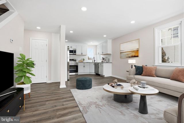 513 SMITHFIELD AVE, Philadelphia, PA 19116