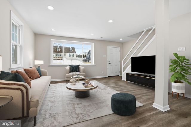 513 SMITHFIELD AVE, Philadelphia, PA 19116