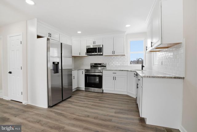 513 SMITHFIELD AVE, Philadelphia, PA 19116