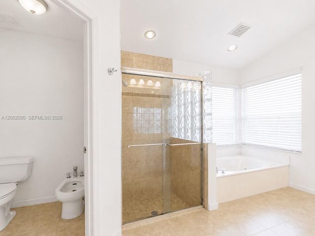 19334 NW 12th St, Pembroke Pines, FL 33029