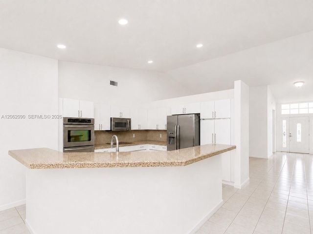 19334 NW 12th St, Pembroke Pines, FL 33029
