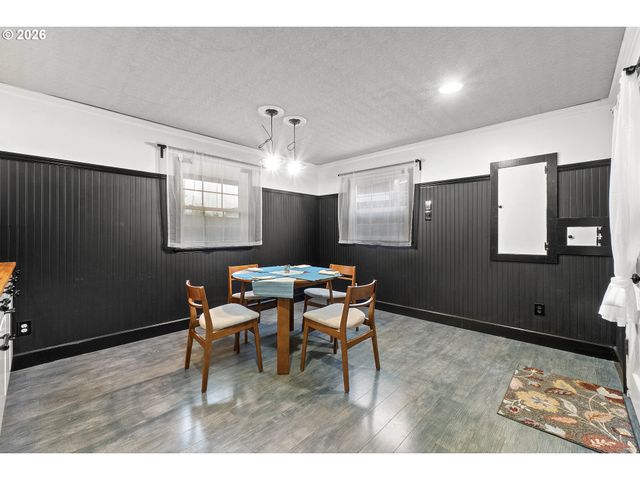 12904 Ne Wasco St, Portland, OR 97230