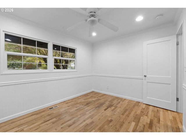 12904 Ne Wasco St, Portland, OR 97230